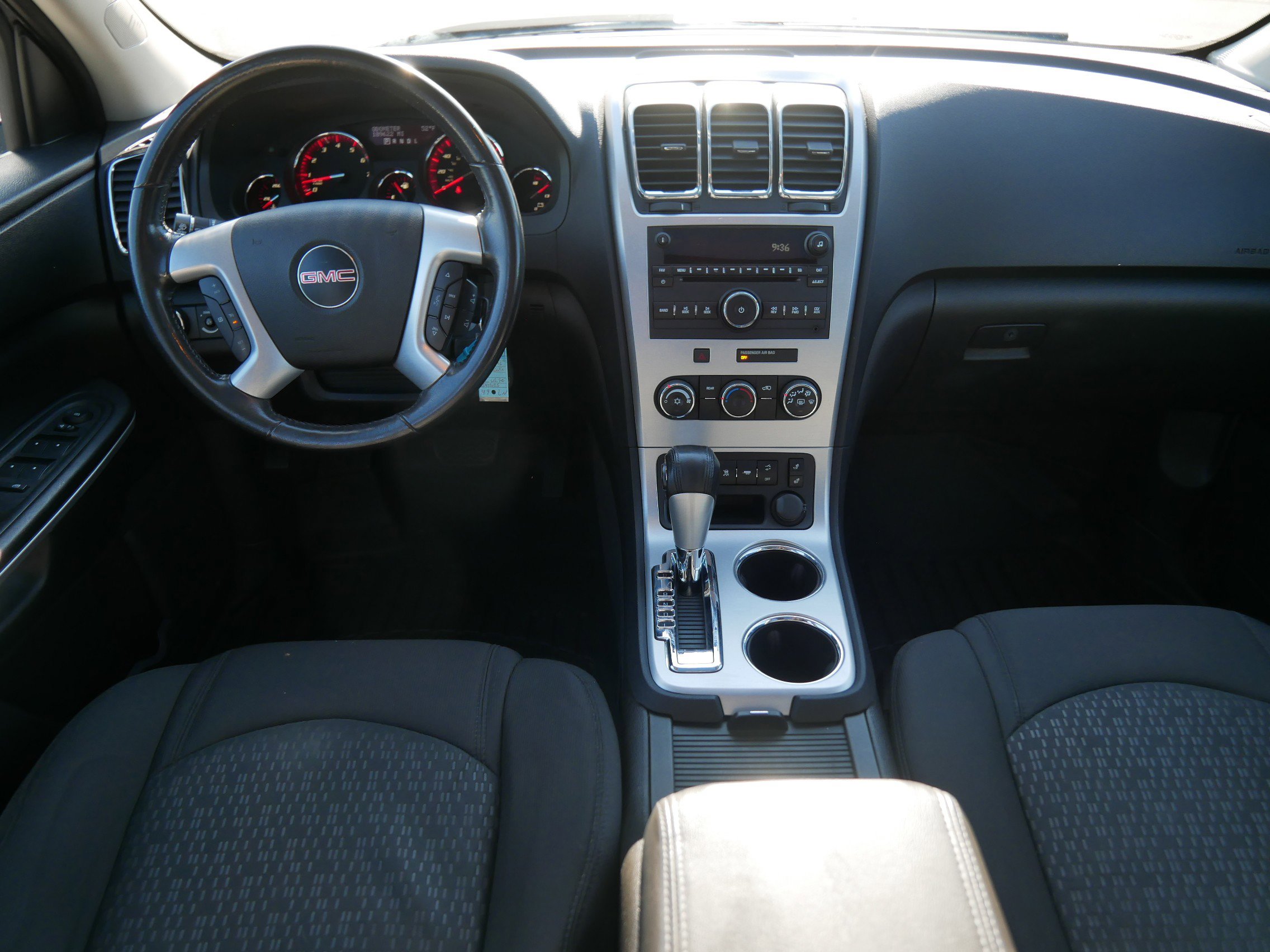 2011 Gmc Acadia SLE photo 22