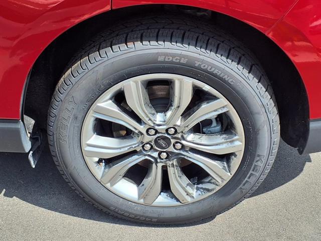 2024 Ford Edge Titanium photo 26