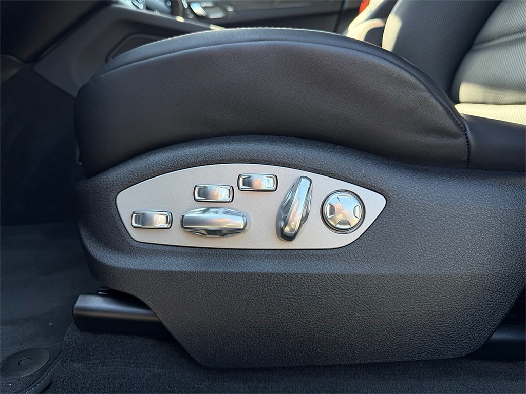 2025 Porsche Macan GTS photo 26