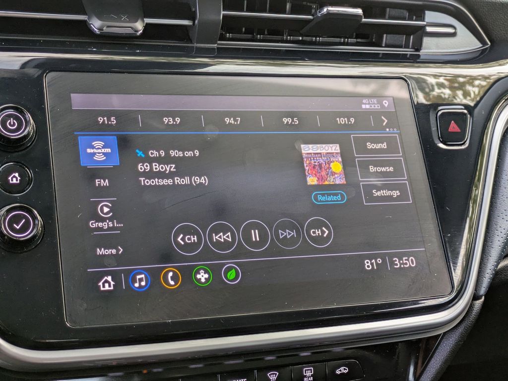 2022 Chevrolet Bolt EUV Premier photo 16