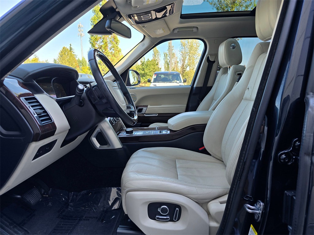 2016 Land Rover Range Rover HSE photo 22