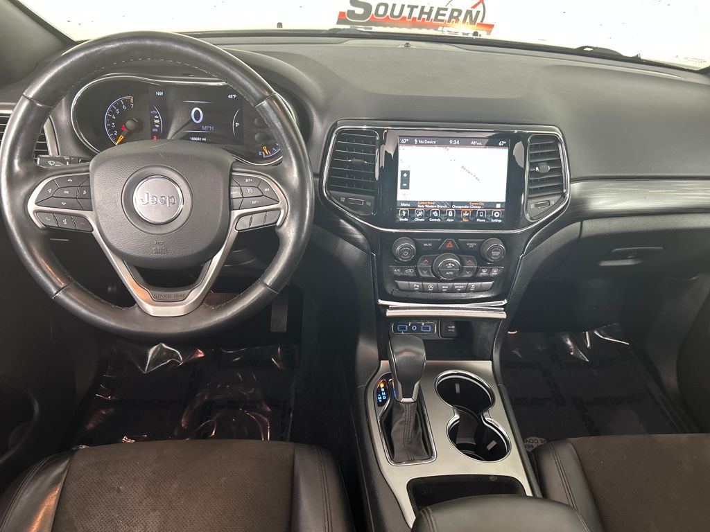 2020 Jeep Grand Cherokee Altitude photo 3