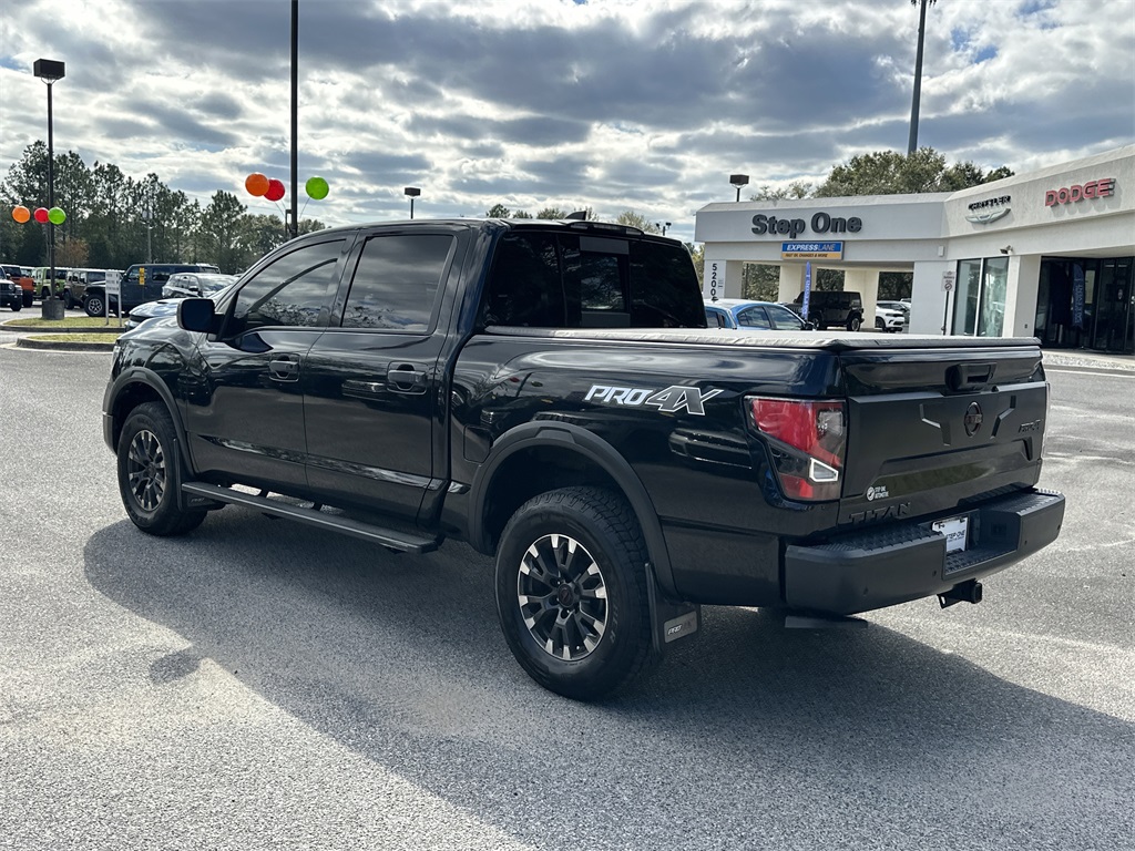 2023 Nissan Titan PRO-4X photo 3