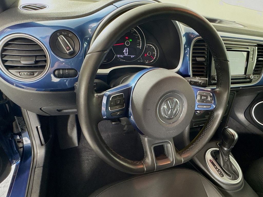 2016 Volkswagen Beetle 1.8T SE photo 9