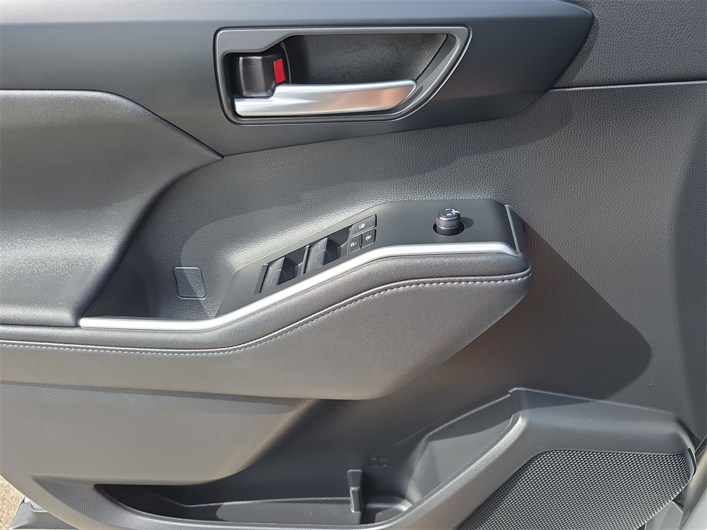 2023 Toyota Highlander XLE photo 18