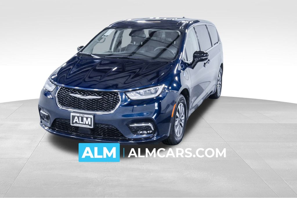 2024 Chrysler Pacifica PHEV Select