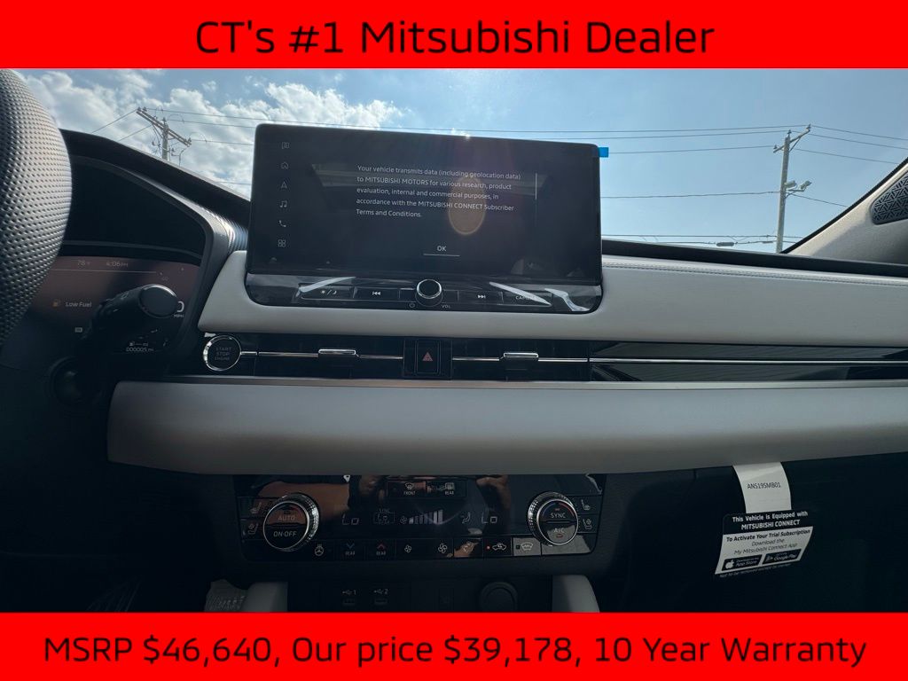 2025 Mitsubishi Outlander SEL photo 17