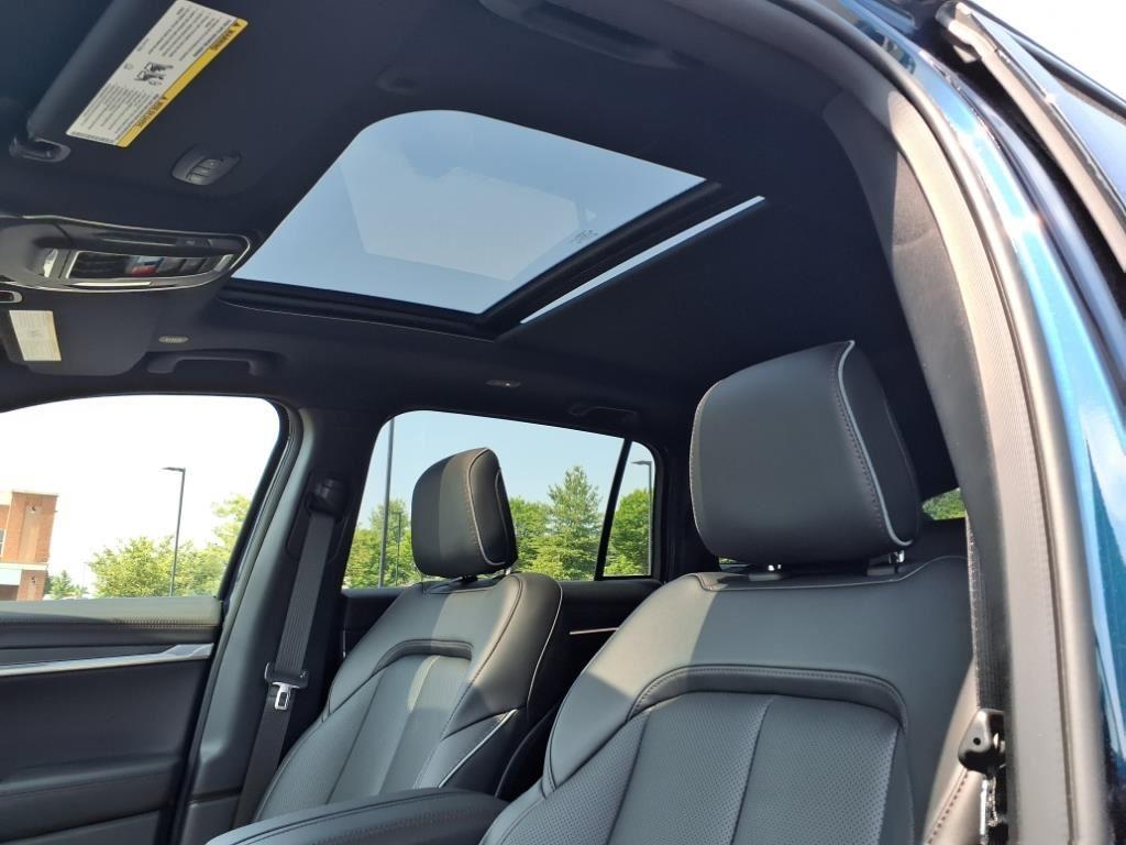 2025 Jeep Wagoneer S Limited photo 2