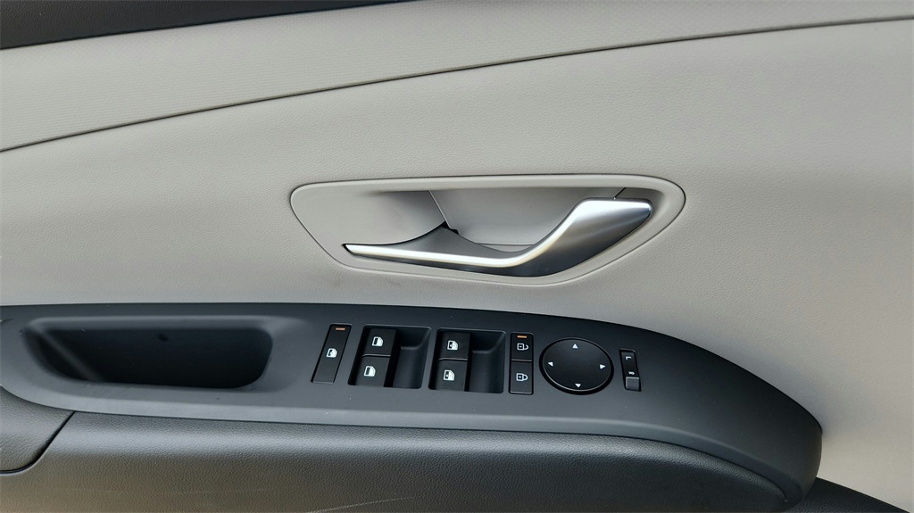 2025 Hyundai Tucson SEL photo 15
