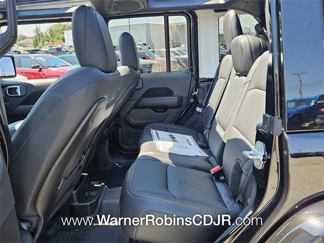 2025 Jeep Wrangler Sahara photo 6