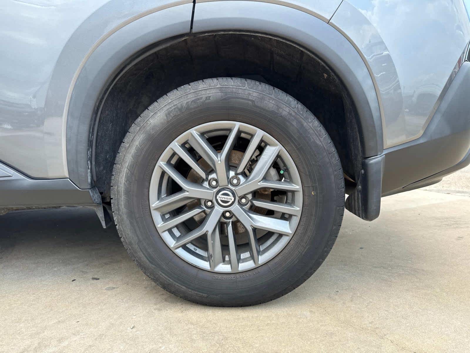 2021 Nissan Rogue S photo 15