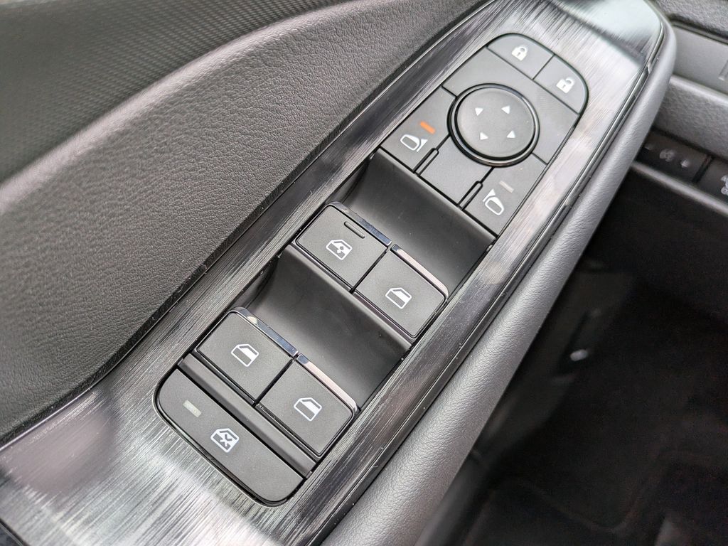 2026 Nissan Rogue S photo 17