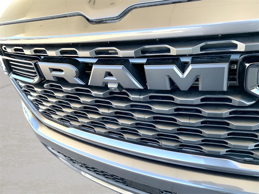 2025 Ram 1500 Tradesman photo 2