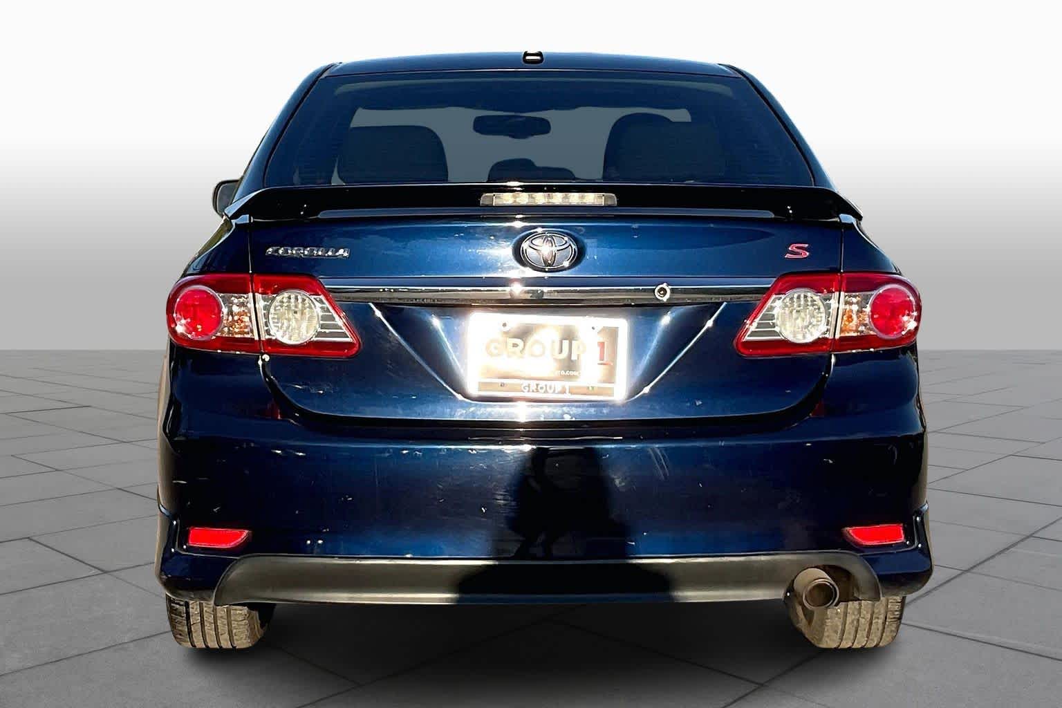 2011 Toyota Corolla S photo 4