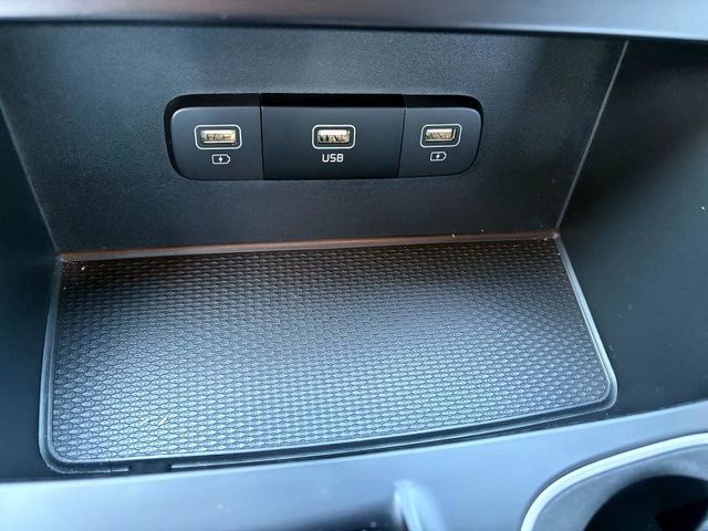 2023 Kia Carnival LX photo 14