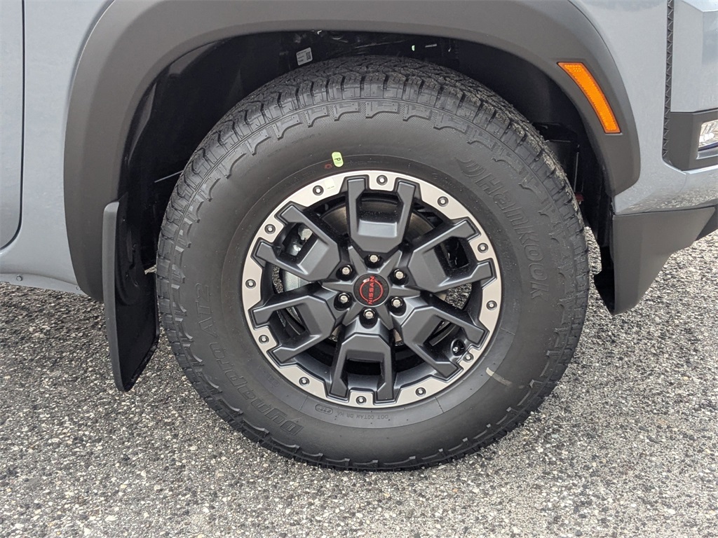 2025 Nissan Frontier PRO-X photo 10