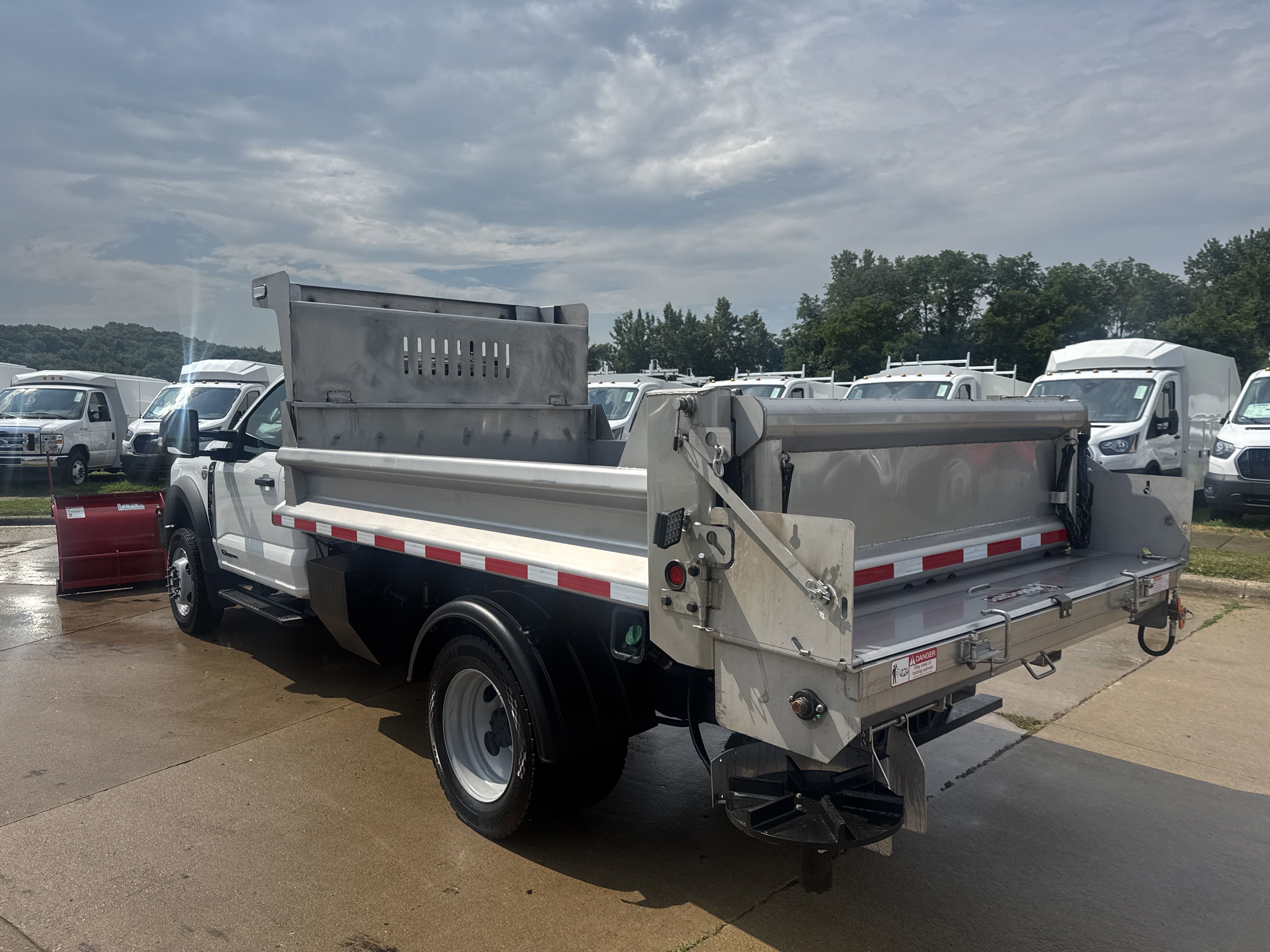 2025 Ford F-550 XL photo 2