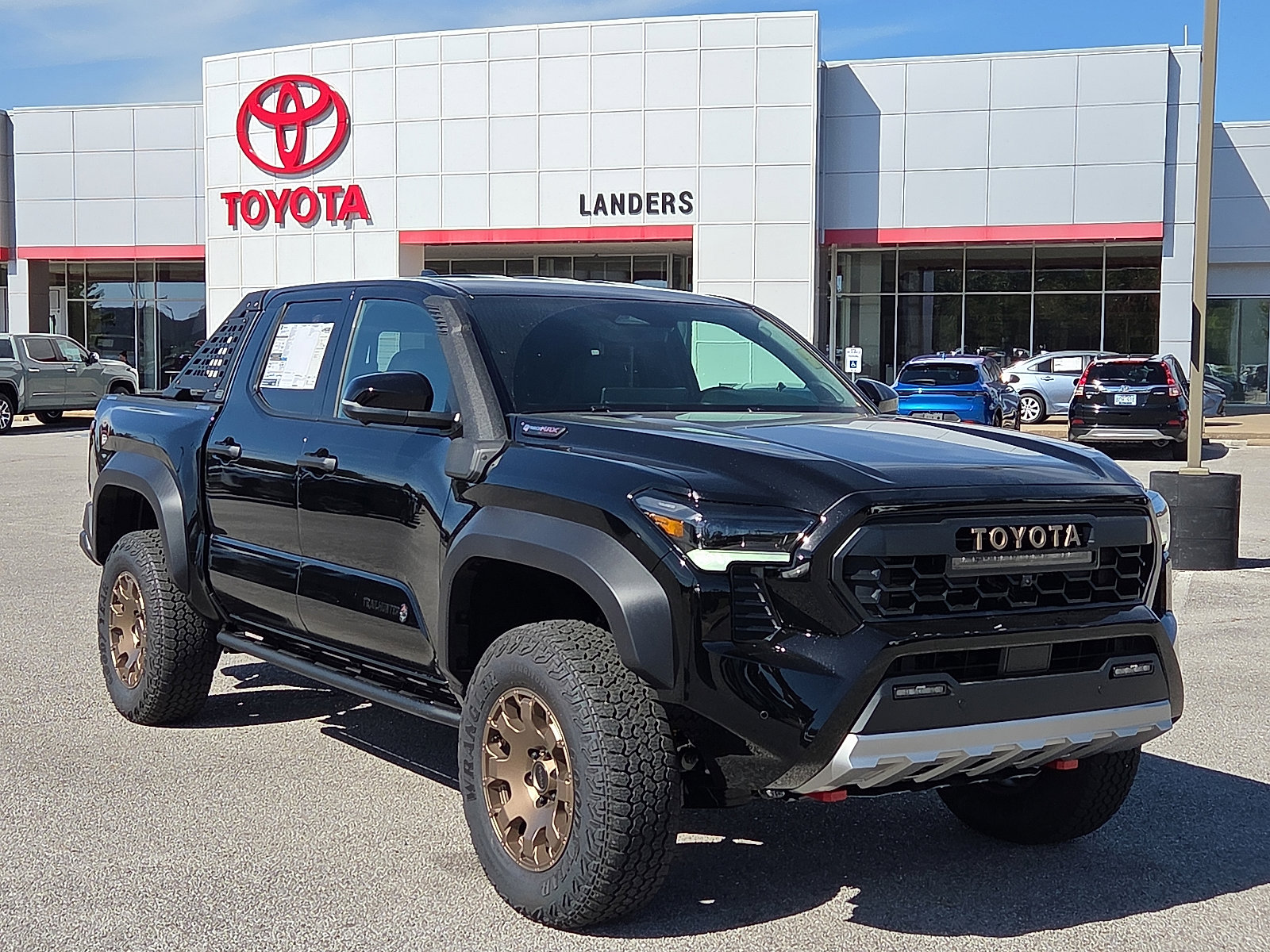 2025 Toyota Tacoma Trailhunter's photo