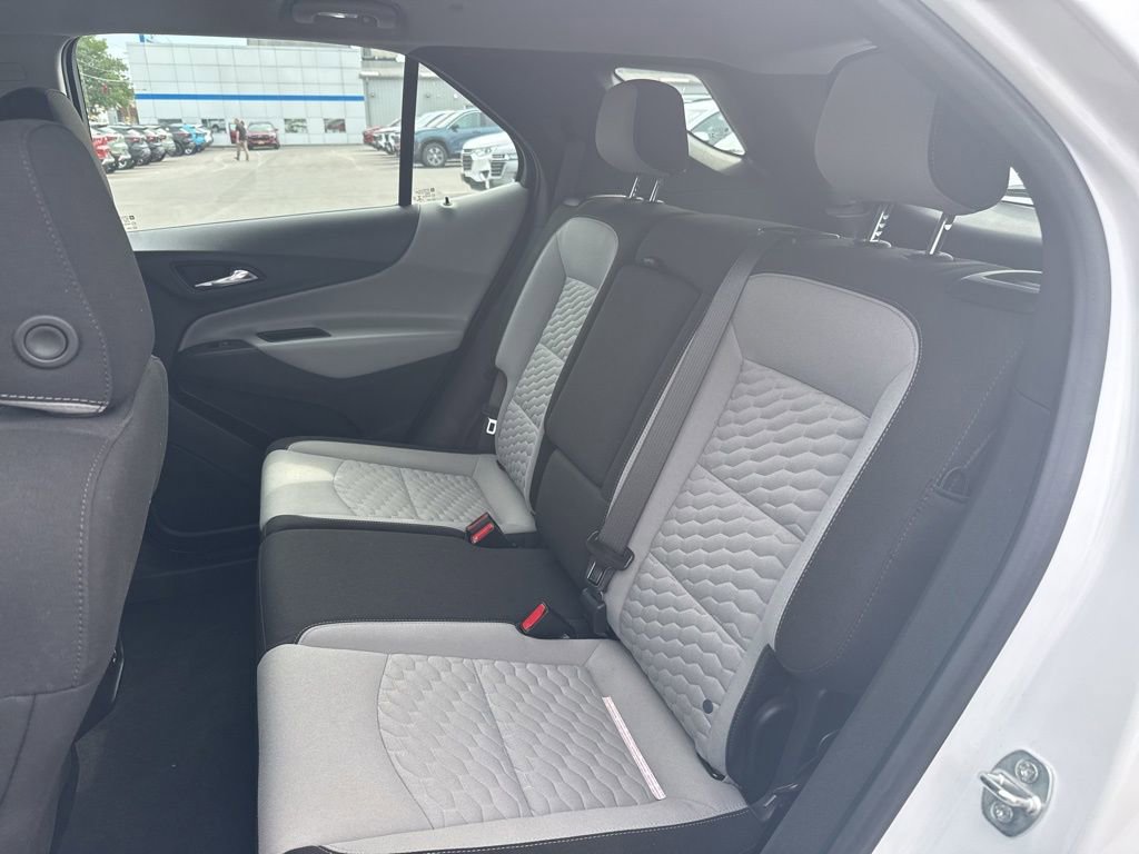 2021 Chevrolet Equinox LS photo 17
