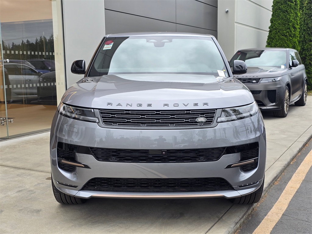 2025 Land Rover Range Rover Sport SE photo 3