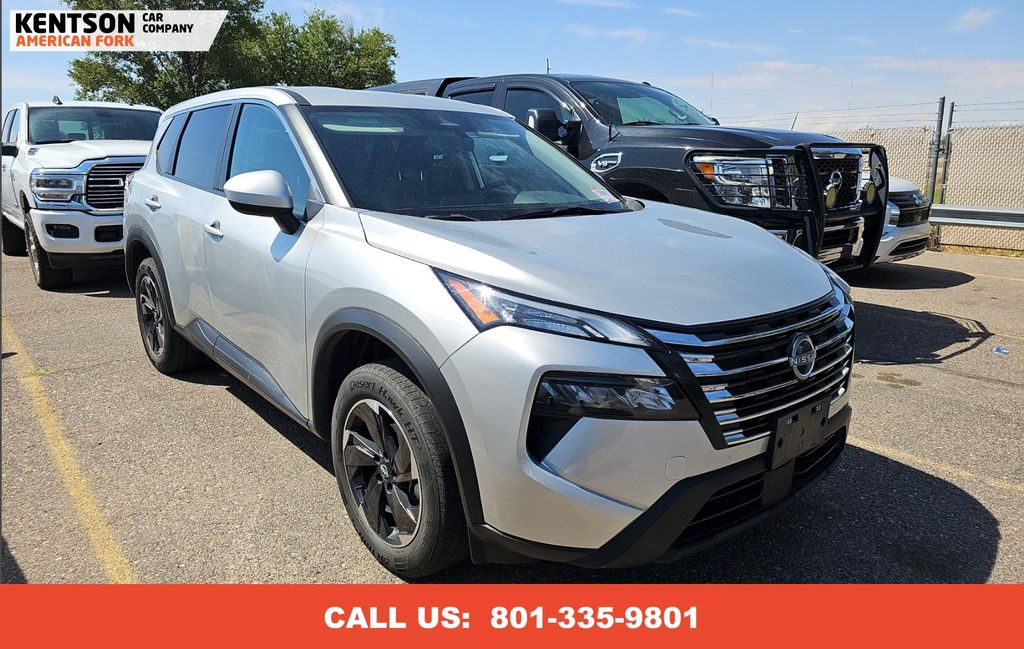 2024 Nissan Rogue SV AWD photo 2
