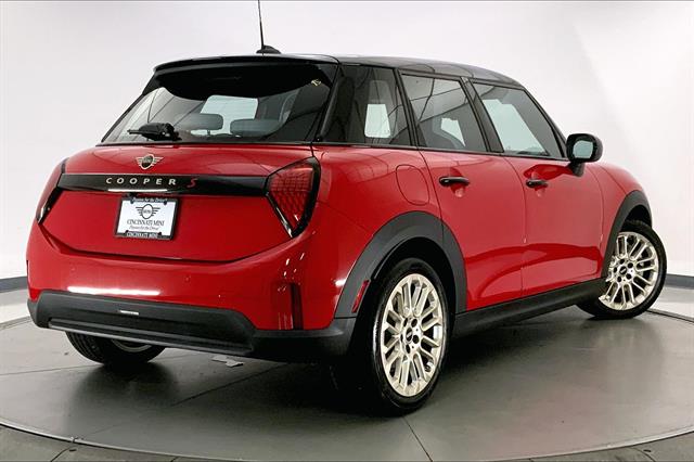 2025 Mini Cooper S Hardtop photo 12