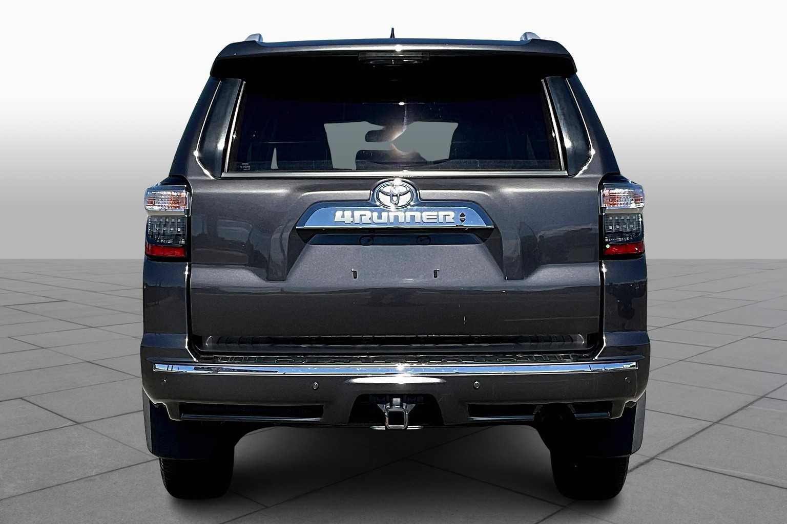 2018 Toyota 4Runner Limited photo 4