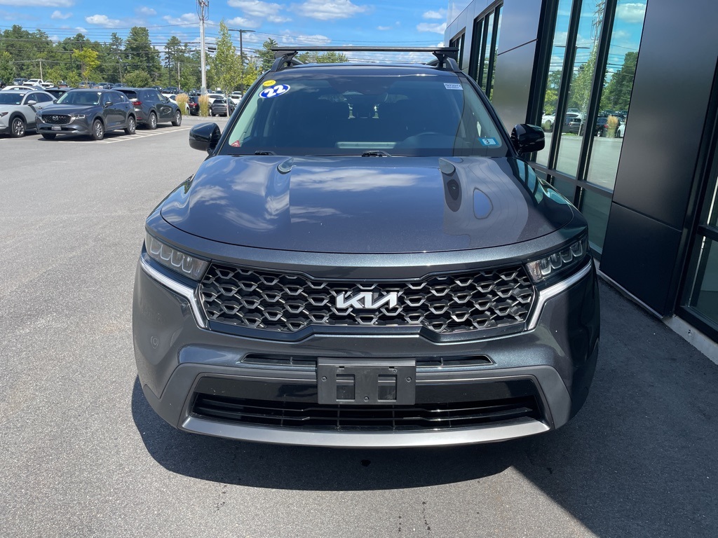 2022 Kia Sorento S photo 2