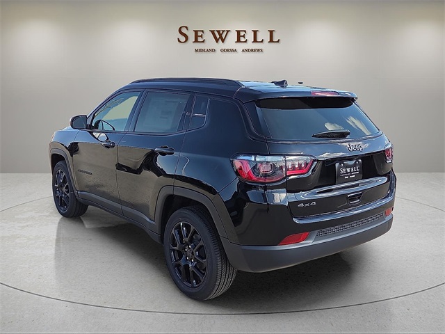 2026 Jeep Compass Latitude photo 2