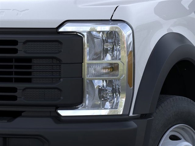 2025 Ford F-600 photo 17