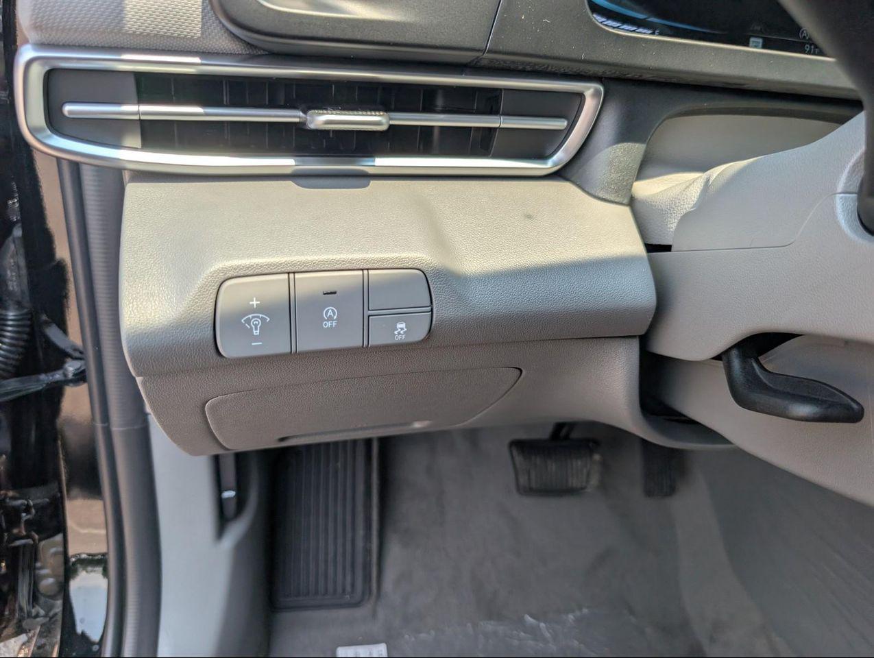 2025 Hyundai Elantra SE photo 18