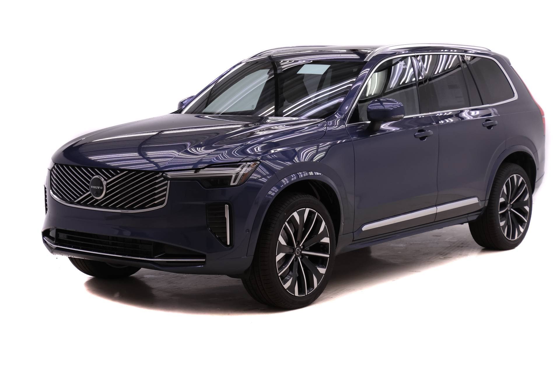 2026 Volvo XC90 Plus's photo