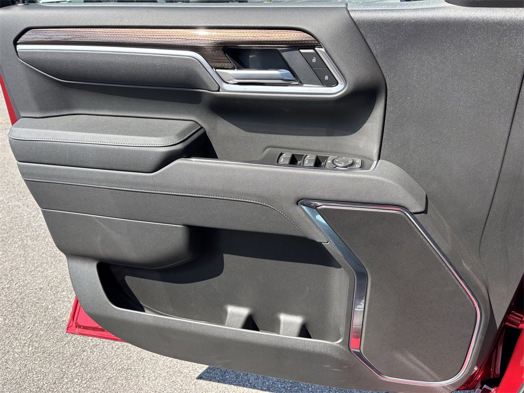 2026 Chevrolet Silverado 1500 RST photo 9