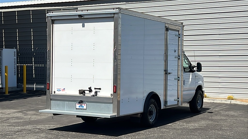 2023 Ford E-350 photo 4