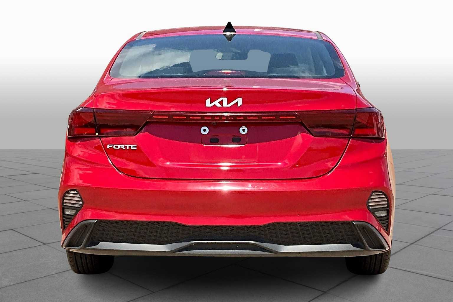 2023 Kia Forte LXS photo 4