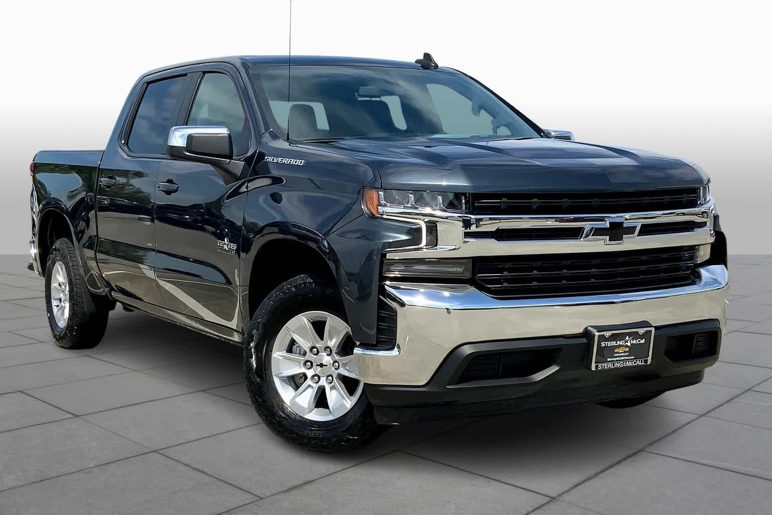 2021 Chevrolet Silverado 1500 LT photo 2