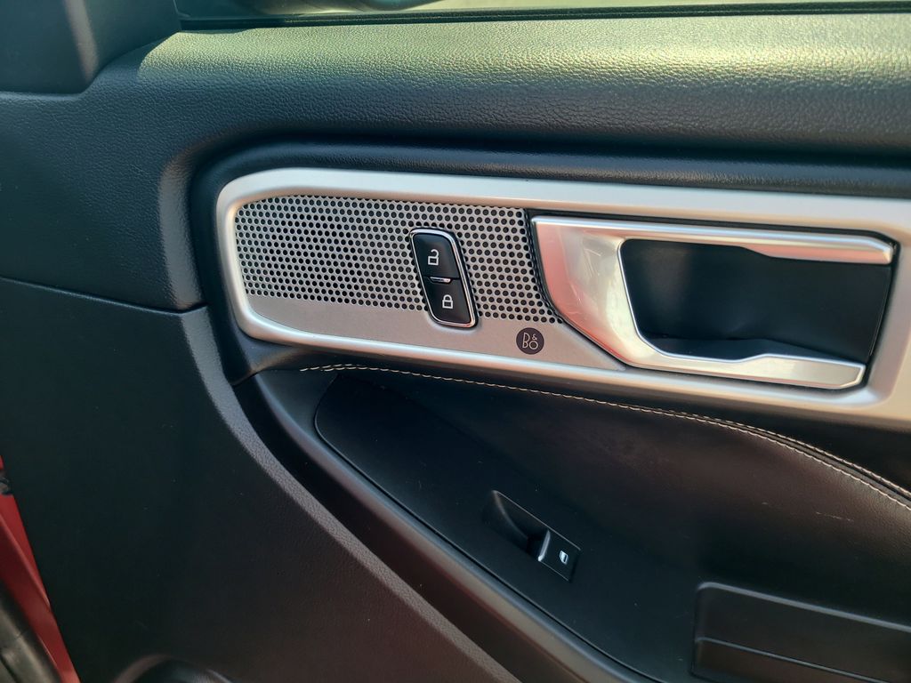 2020 Ford Explorer ST photo 30