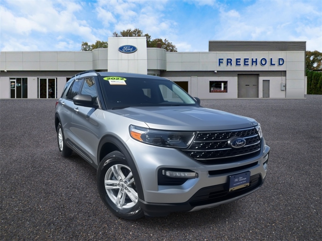 2022 Ford Explorer XLT's photo