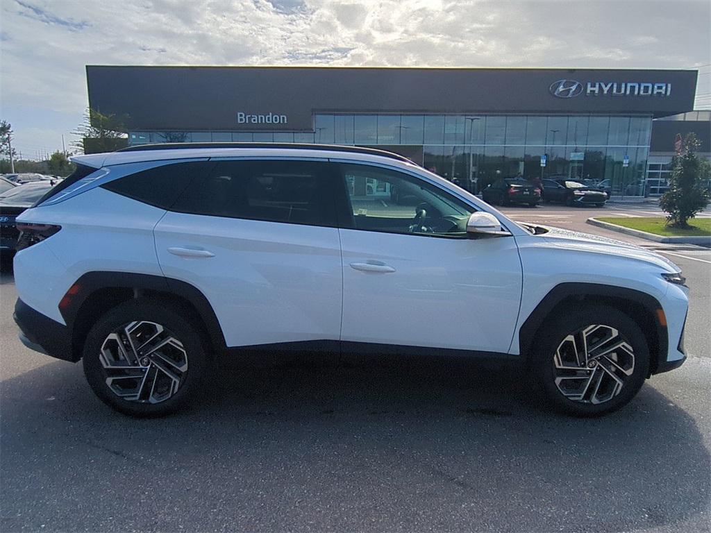 2025 Hyundai Tucson Hybrid Limited photo 4