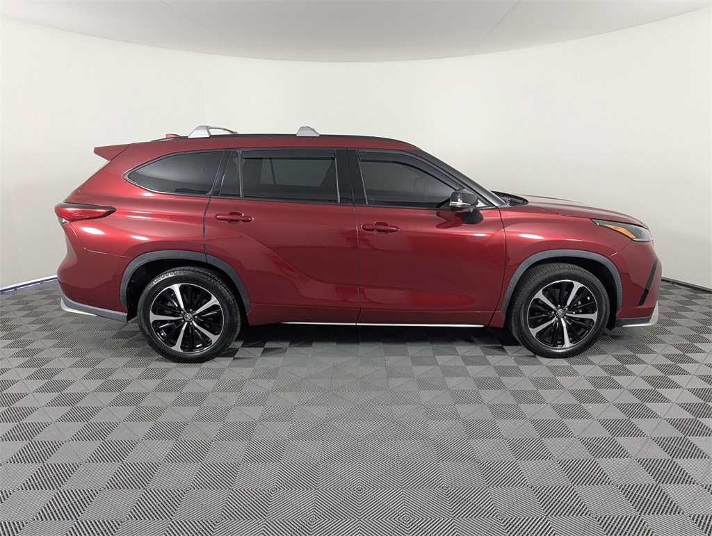 2021 Toyota Highlander XSE photo 3