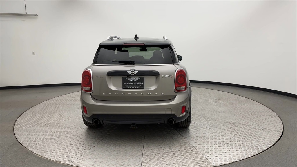 2017 Mini Cooper S ALL4 photo 3