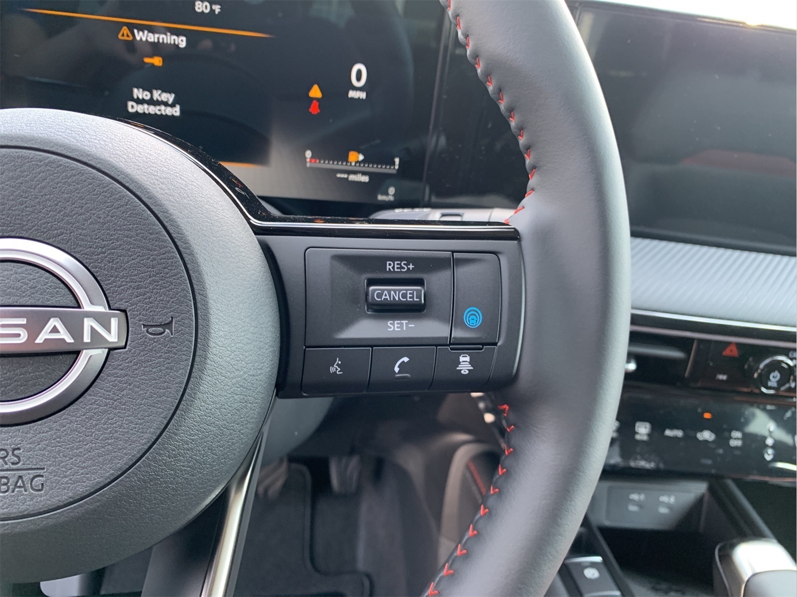 2025 Nissan Kicks SR photo 12