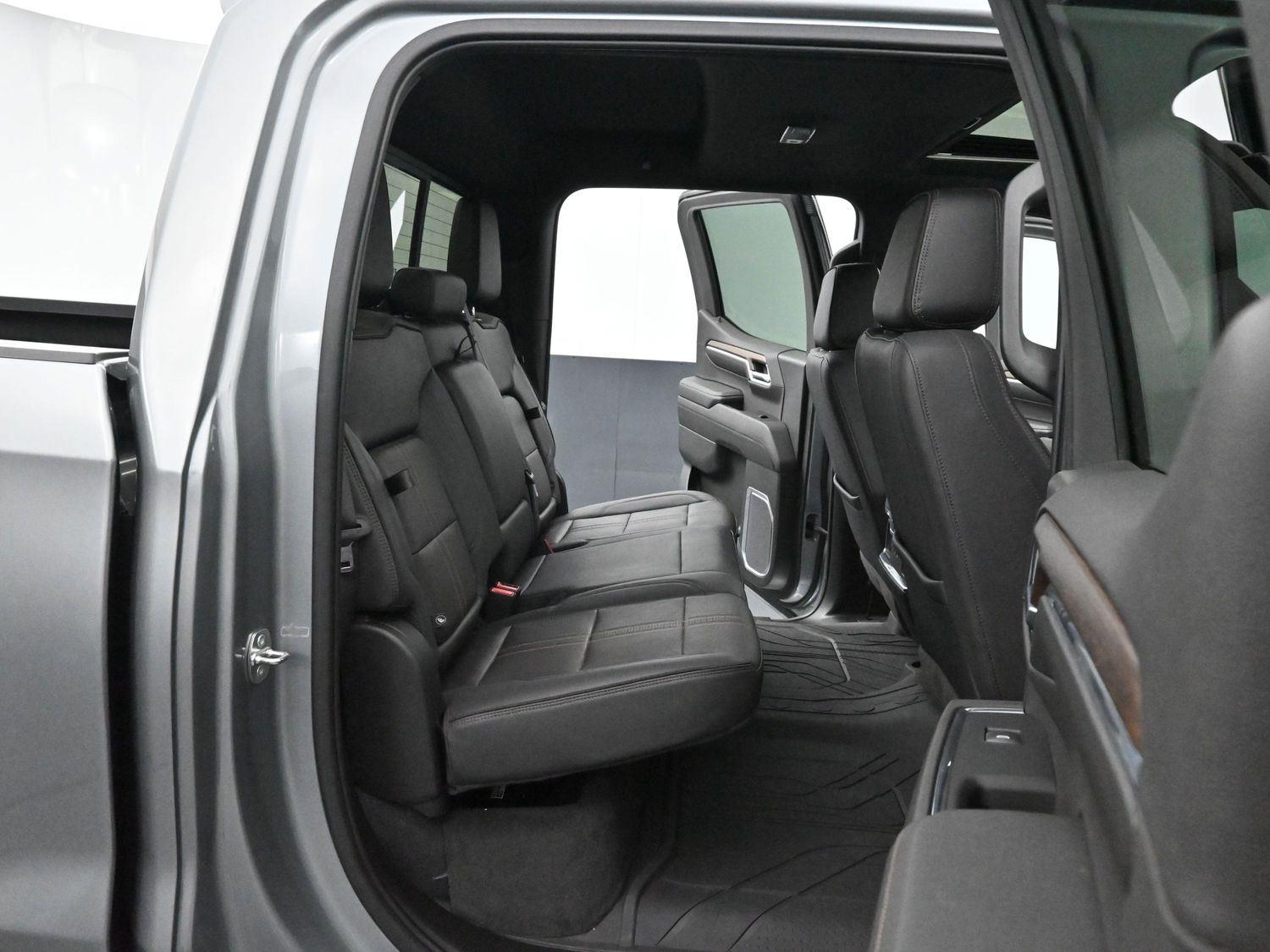 2023 Chevrolet Silverado 1500 High Country photo 30