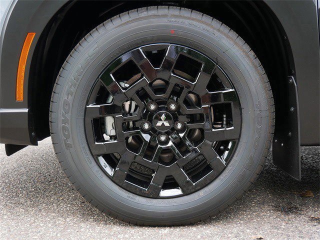 2025 Mitsubishi Outlander SE Ralliart photo 3