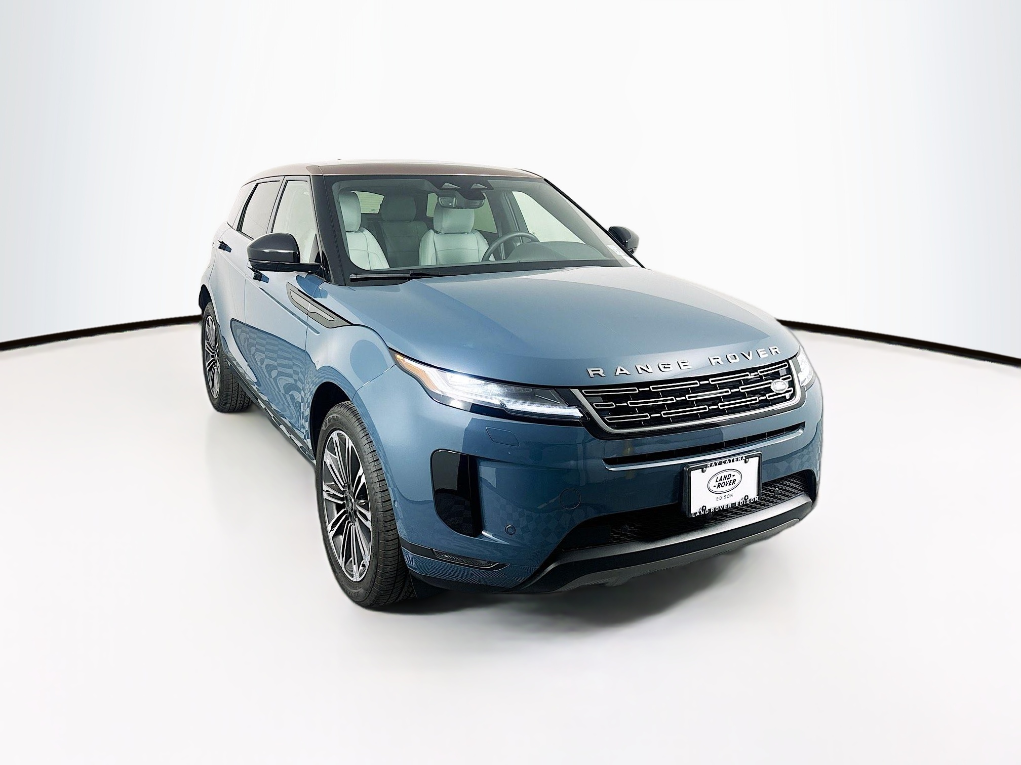 2026 Land Rover Range Rover Evoque S photo 3