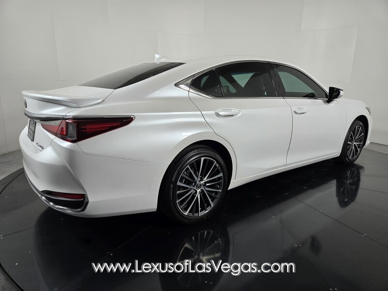 2025 Lexus ES 300 photo 3