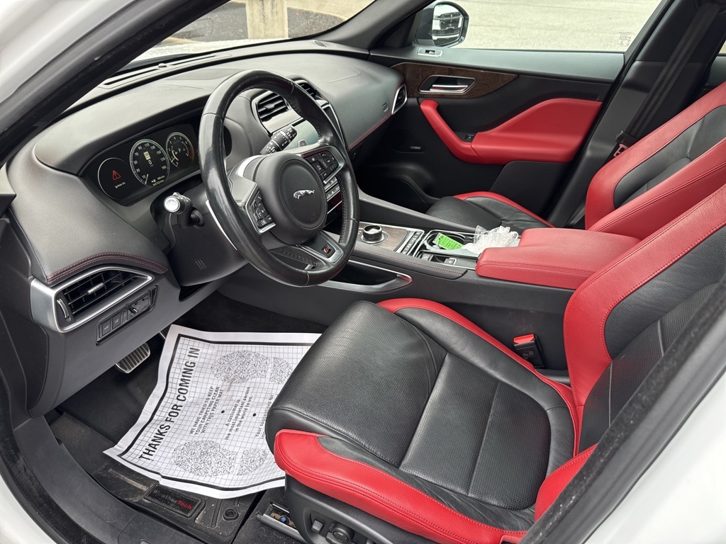 2017 Jaguar F-PACE S photo 13