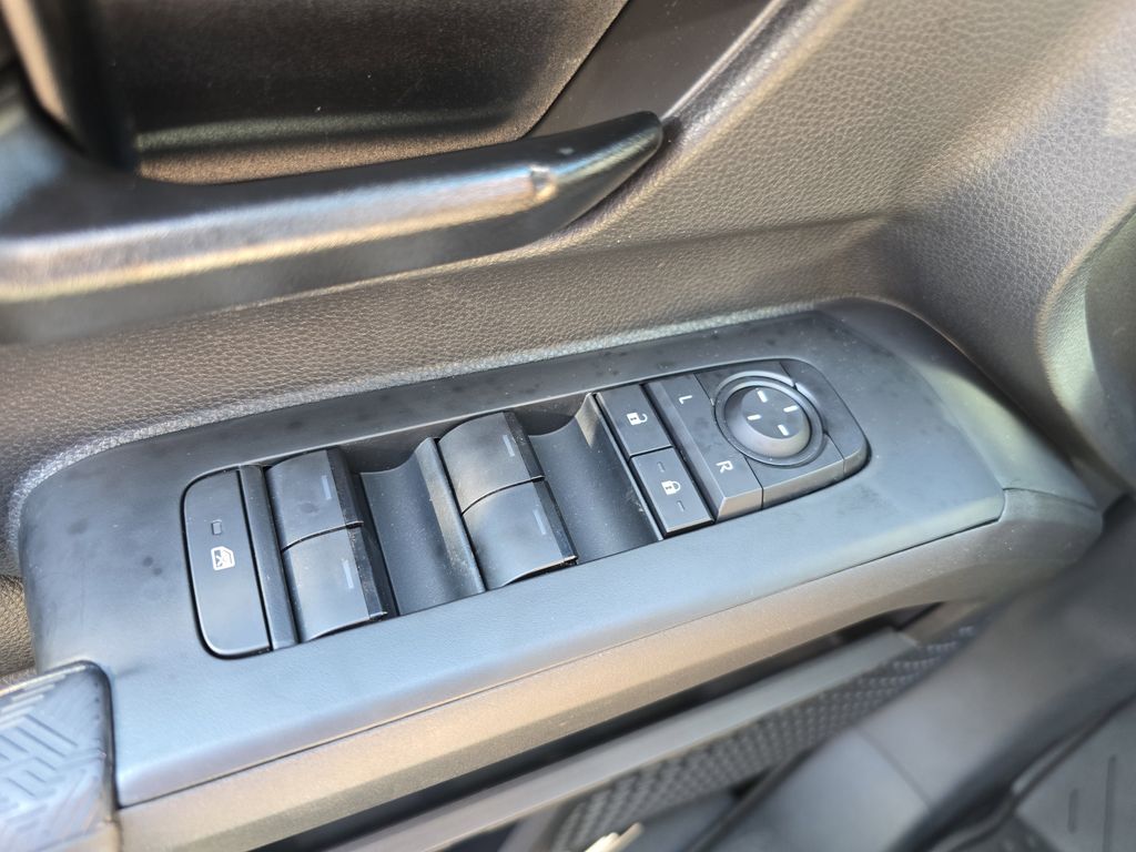 2025 Toyota Tacoma SR5 photo 26