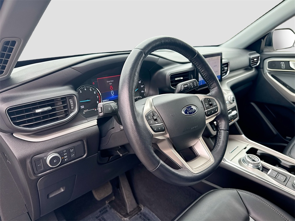 2022 Ford Explorer XLT photo 9