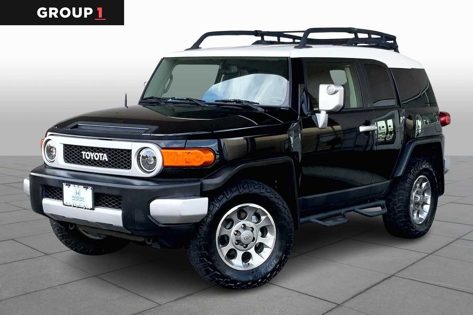 2013 Toyota FJ Cruiser Base's photo